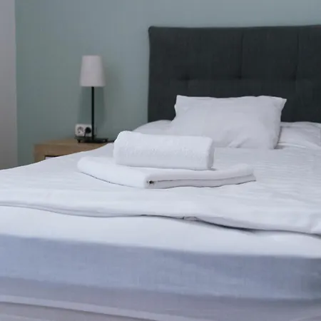 Apartamento Tó-part Panzió