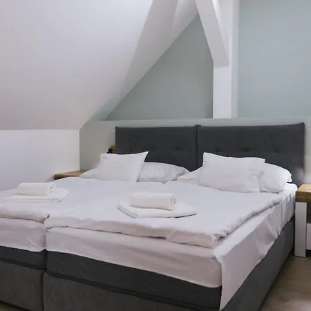 To-part Panzio Apartament *